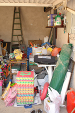 &eacute;loignez les enfants lors des travaux. Ne laissez pas tra&icirc;ner et rangez les outils, les objets tranchants et les produits toxiques apr&egrave;s utilisation. Rangez l'&eacute;chelle, interdite aux enfants.
