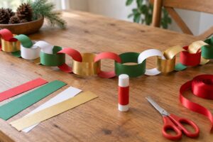 how to make a christmas garland with paper chains
